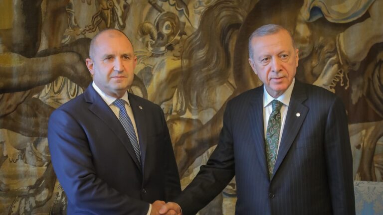 Президентът Румен Радев отива в Турция при Ердоган