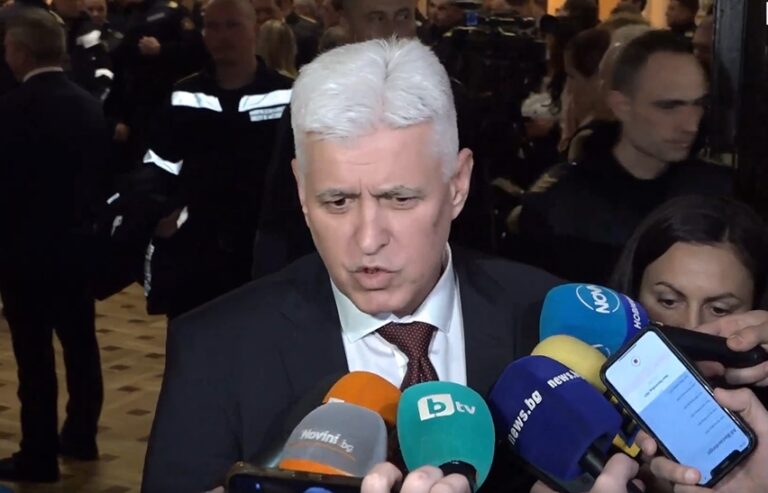 Министър Стоянов отвърна на Корнелия за Украйна