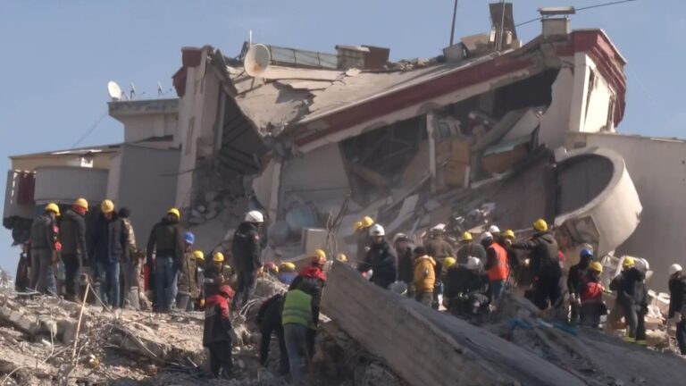 Ужас без край: Ново мощно земетресение удари Турция
