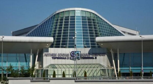 Извънредна ситуация на летище “София”: Самолет кацна аварийно