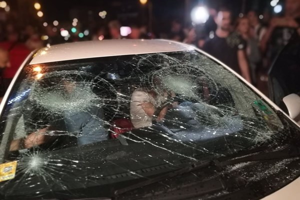 Помните ли: Протестъри изпотрошиха колата на майка с деца в София. Ето какво ги сполетя