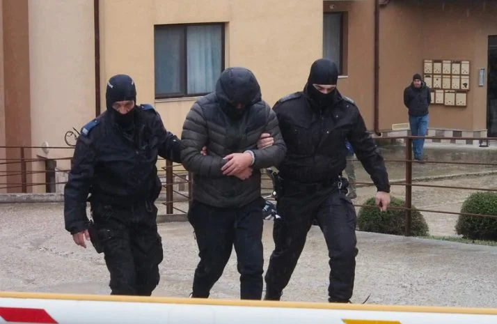 Четирима души са задържани за купуване на гласове в София