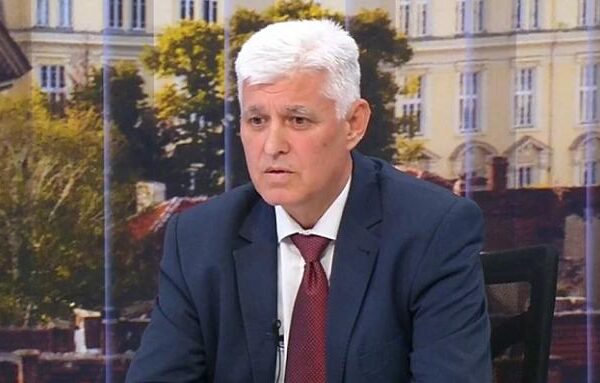 Военният министър Стоянов разярен заради фалшива информация