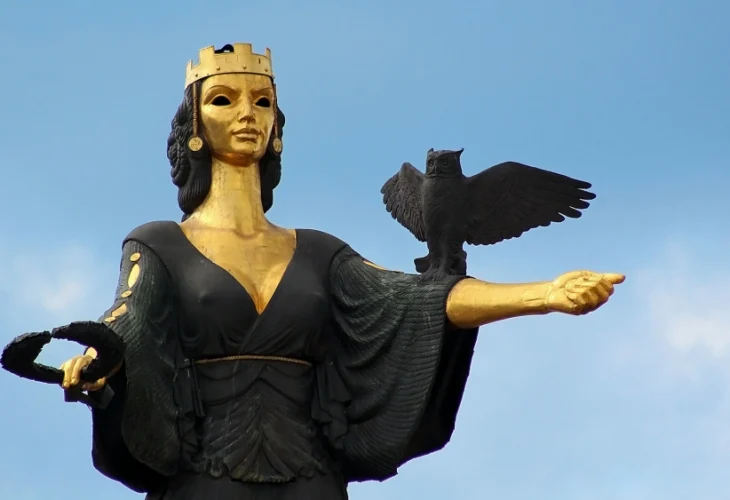 Призив за събарянето на статуята на Света София взриви мрежата