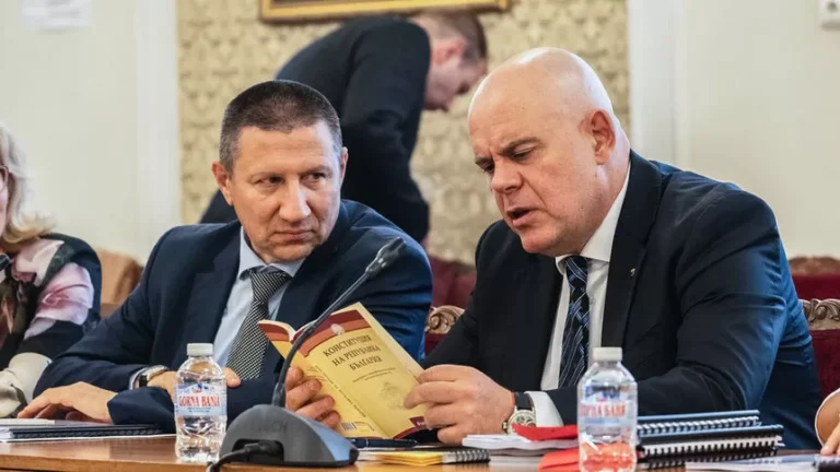 Прокурорската колегия на ВСС отказа на Гешев да образува….