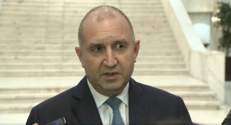 Румен Радев ще присъства на гласуването на кабинета в парламента
