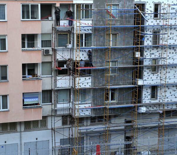 100% безплатното саниране на жилищни сгради свърши, пари няма