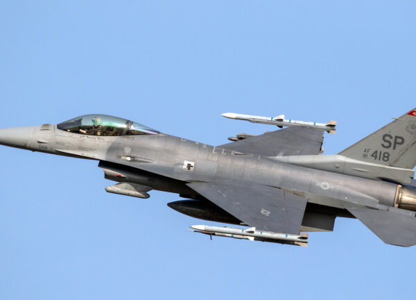 Румъния вдигна изтребители F-16 по тревога заради руска атака