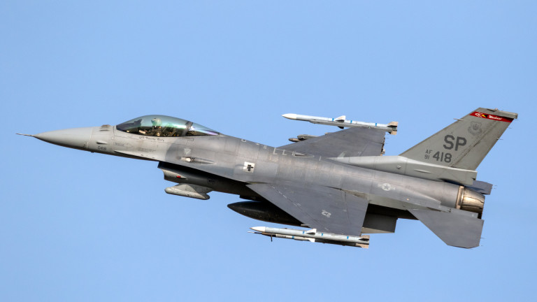 Румъния вдигна изтребители F-16 по тревога заради руска атака