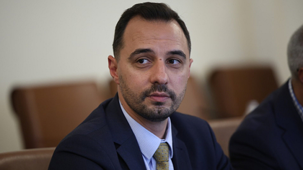 Министър Богдан Богданов: Износът на оръжие за 2022 г. е нарастнал с 200%