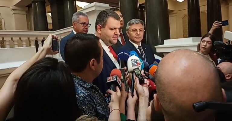 Делян Пеевски: Правя крачка назад в името на Конституцията