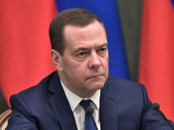 Медведев пак плаши, назова 3 ядрени цели в Украйна