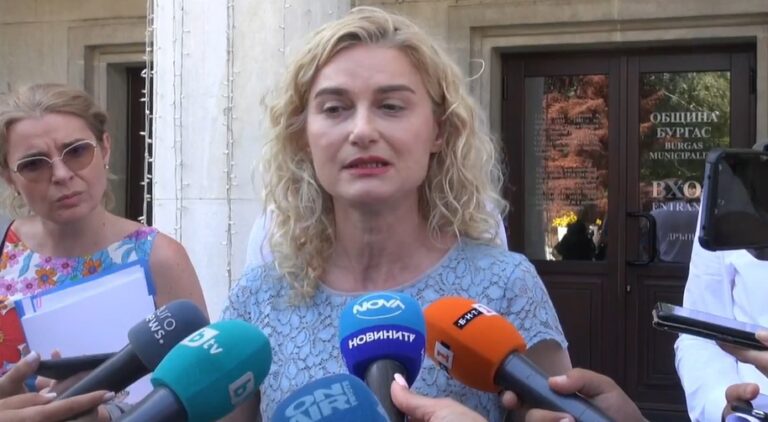 Зарица Динкова посече СЗБ и БАЗ: Няма да подам оставка, темата се изтърка ВИДЕО