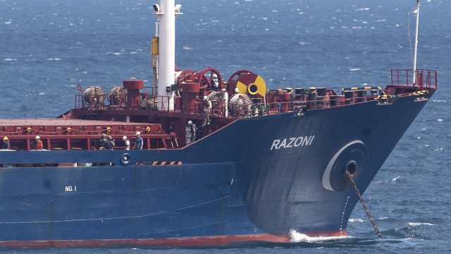 Зеленски потвърди: Въпреки руските заплахи, два кораба са опасно близо до България
