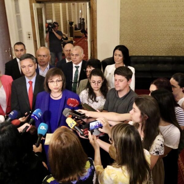 Корнелия Нинова: Сигнализираме ДАНС и викаме службите в парламента