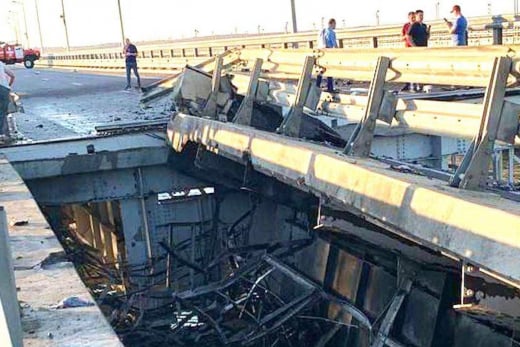 Киев се похвали: Ние ударихме Кримския мост, вижте какво остана ВИДЕО