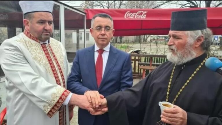 За първи път! Кметът на Кърджали Хасан Азис, мюфтията и попът отиват на аудиенция при папа Франциск. Подготвени са специални подаръци