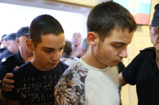 Скандални разкрития за близнаците от Цалапица, плашели с “наказателна бригада”