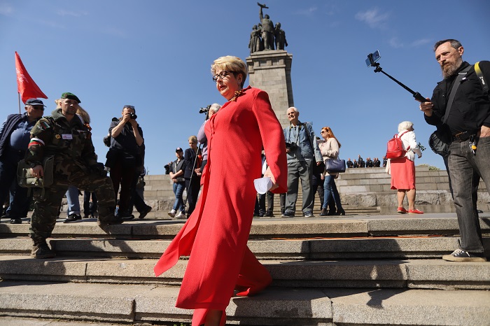 Обирайте си и крушите! Митрофанова: Русия може да си прибере съветските паметници,но за ПСА…