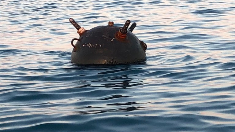 Ексминистър от ГЕРБ: В Черно море плуват два вида мини, които до 10 м убиват хора