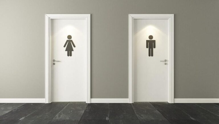 Секс табела пред тоалетна в Родопите шокира, правилата ще ви разсмеят от сърце