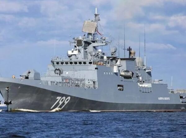 Тревога! Русия прехвърли в Черно море фрегатата “Адмирал Макаров”, въоръжена с крилати ракети “Калибър