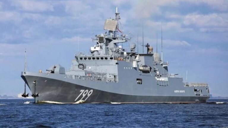 Тревога! Русия прехвърли в Черно море фрегатата “Адмирал Макаров”, въоръжена с крилати ракети “Калибър