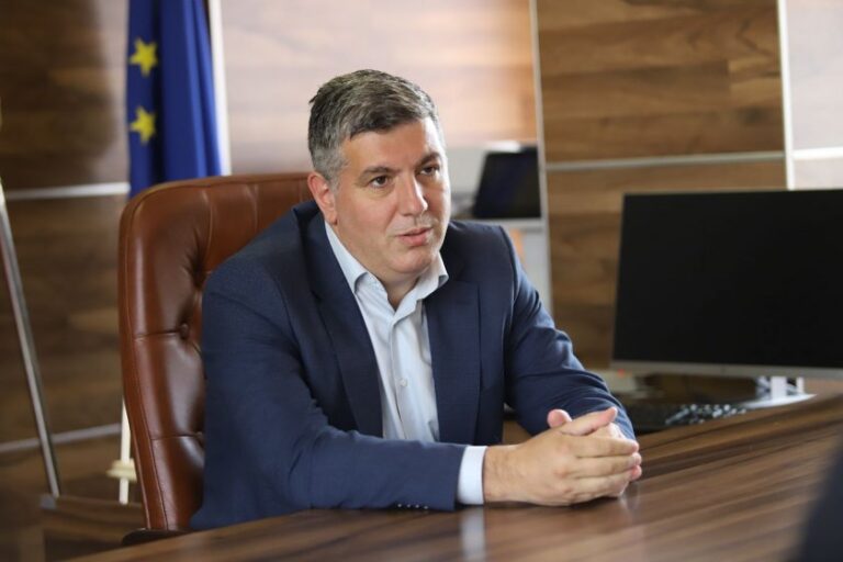 Регионалният министър бесен, атакува остро Гроздан Караджов: Разпространява внушения в медиите и парламента