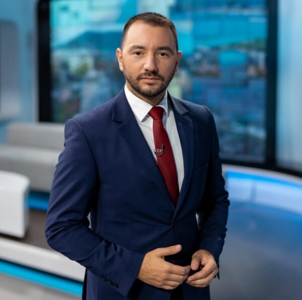Бомба в bTV! След 17 години : Антон Хекимян напуска телевизията