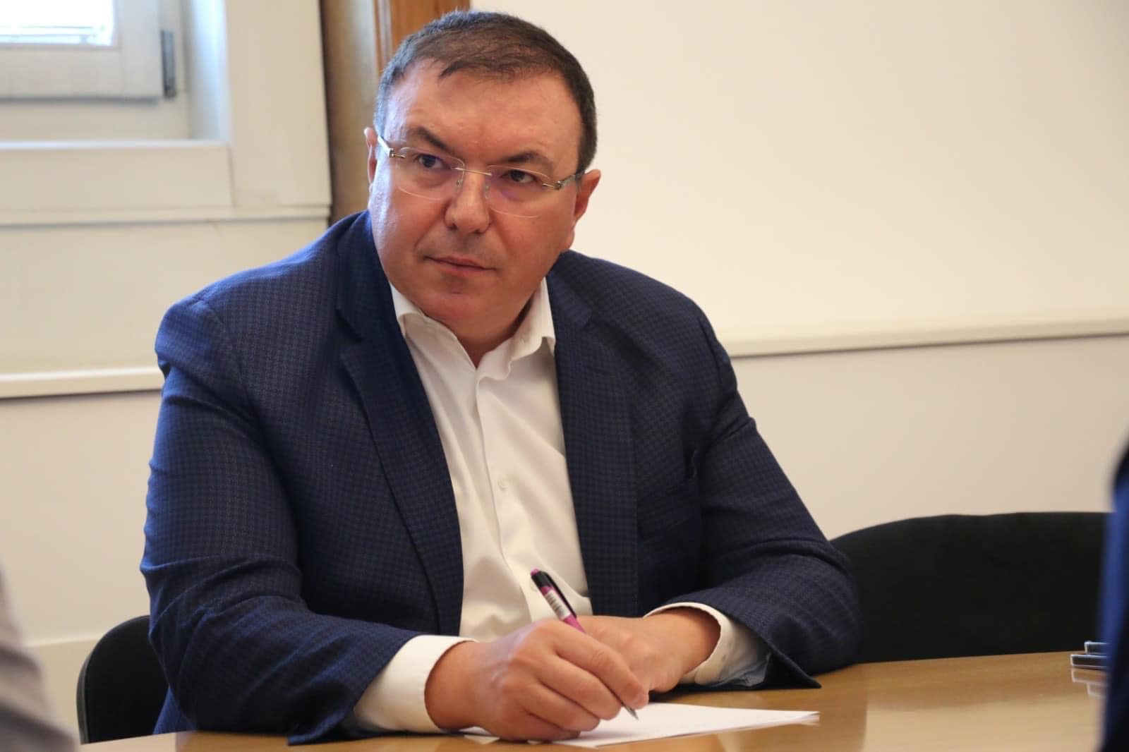 Бившият здравен министър Костадин Ангелов съди „Капитал“ заради…