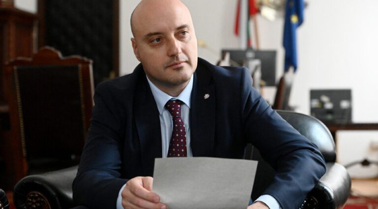 Атанас Славов: Ако промените в Конституцията не минат, нямам място в кабинета