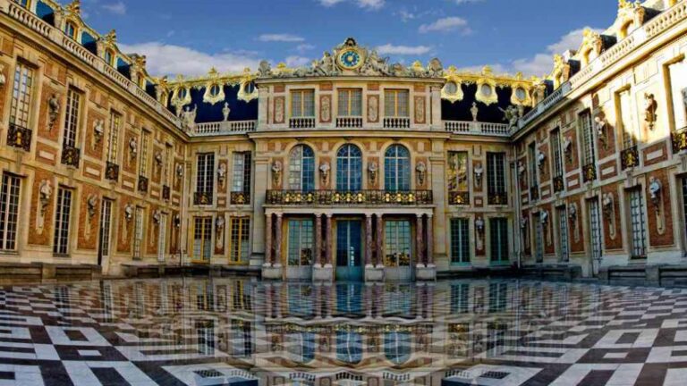 Отново сигнал за бомба във Версайския дворец, евакуират хората