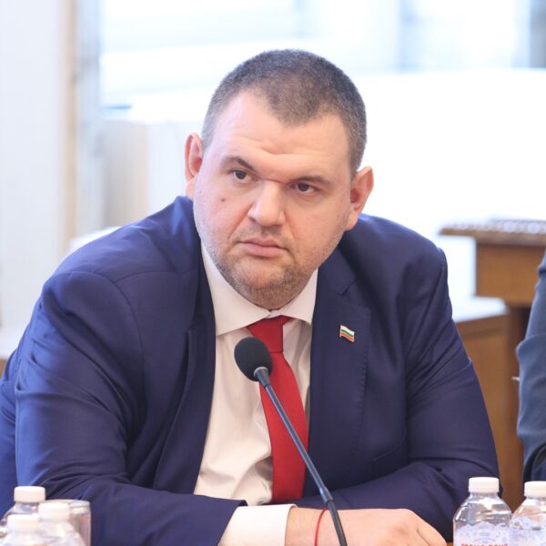 Пеевски с първи коментар за бомбата на деня: Няма да подкрепим правителство с втория мандат, излъчено от ПП-ДБ