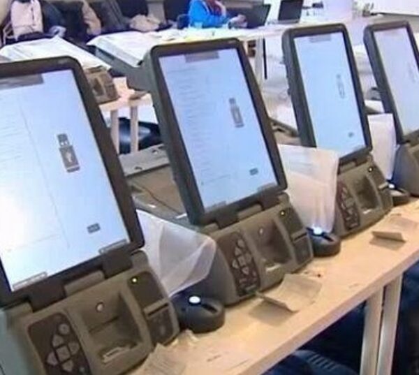 Сигнал за изнесени машини за гласуване от секция, очаква се ЦИК да…