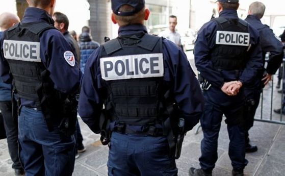 Франция обяви най-високо ниво на тревога от терористична атака
