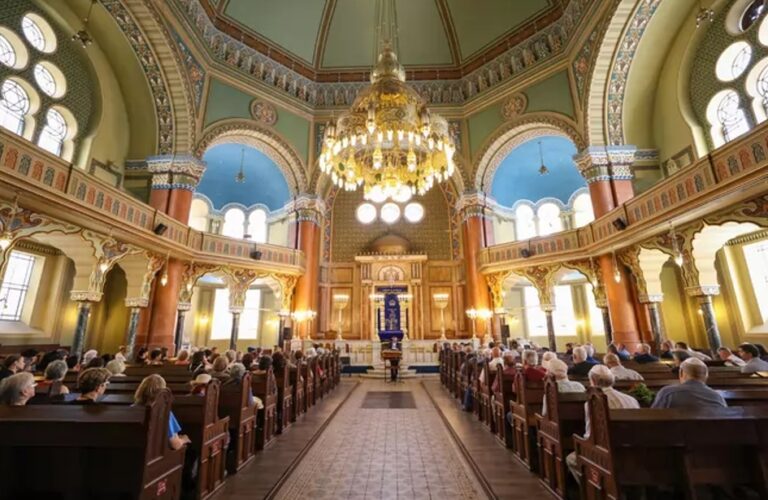 НА ЖИВО: Молитва за мир в Софийската синагога