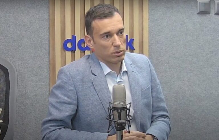 Васил Терзиев се скри в “Дарик”: Лъжа е, че бягам от дебат, исках да се състои тук, но…