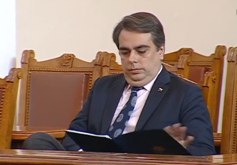 Топ икономист: Според последните данни имаме голям проблем с бюджета на Асен Василев