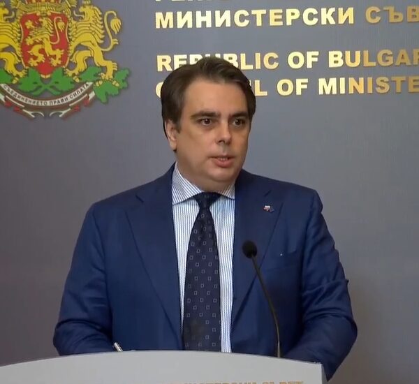 Асен Василев: Ситуацията в Украйна става критична, поради което…