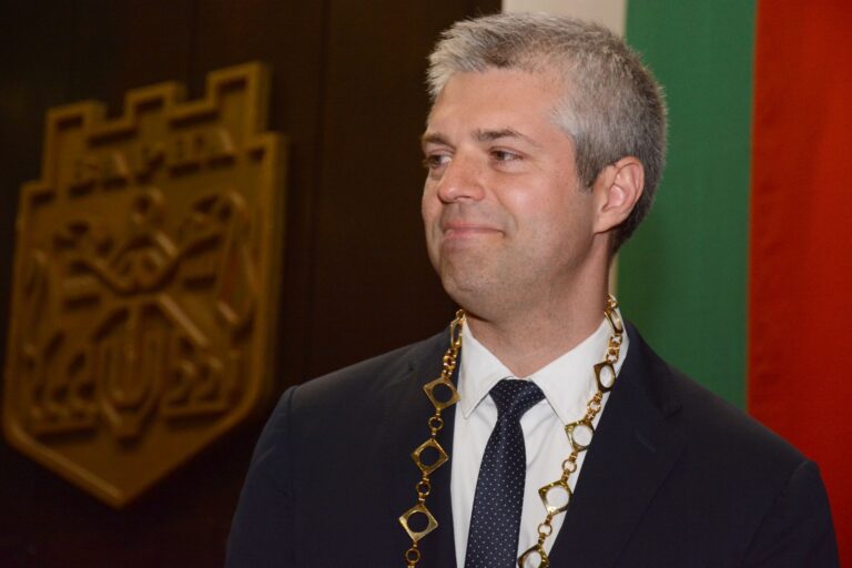 Кметът на Варна се сблъскал с “абсурдите” на Портних и се закани: Ще осветля всички замесени лица