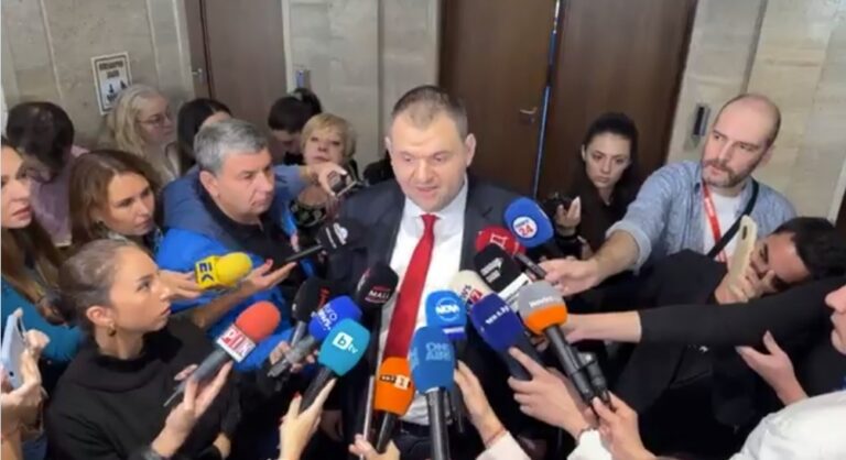Пеевски: Избра се незаконна комисия. Искате ли комисия, която да разследва депутати? Нея ще я подкрепим