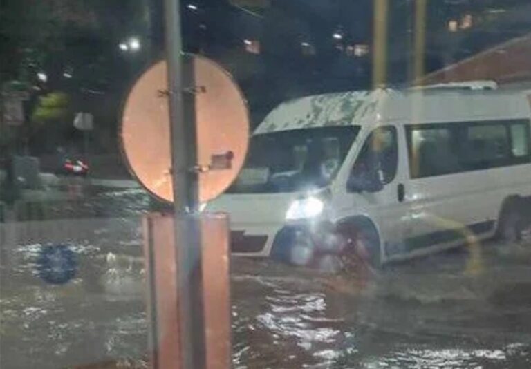Среднощен апокалипсис в Перник, всичко е под вода, а в София… ВИДЕО