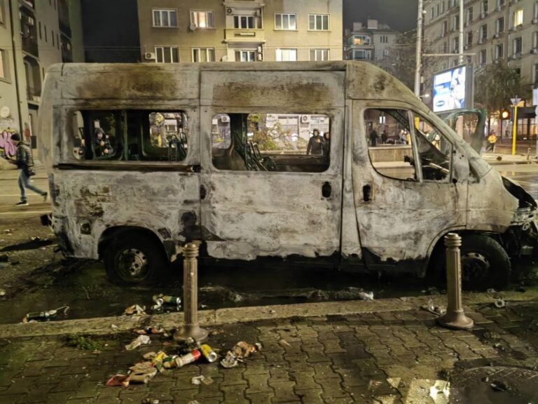 Още арестувани след вандалските погроми в София