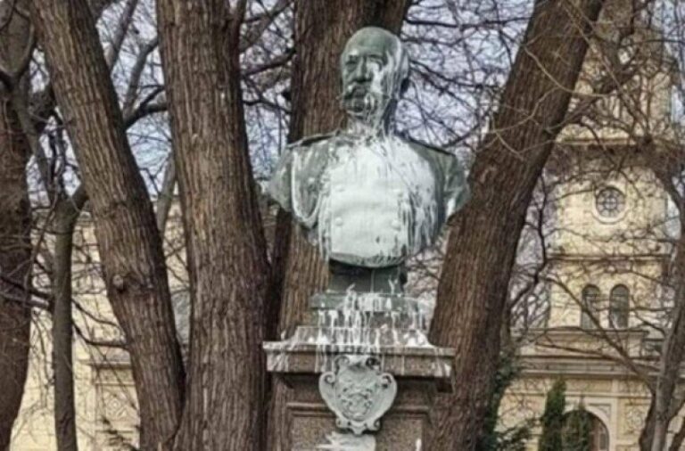 След демонтажа на МОЧА: Овапцаха паметника на граф Игнатиев във Варна