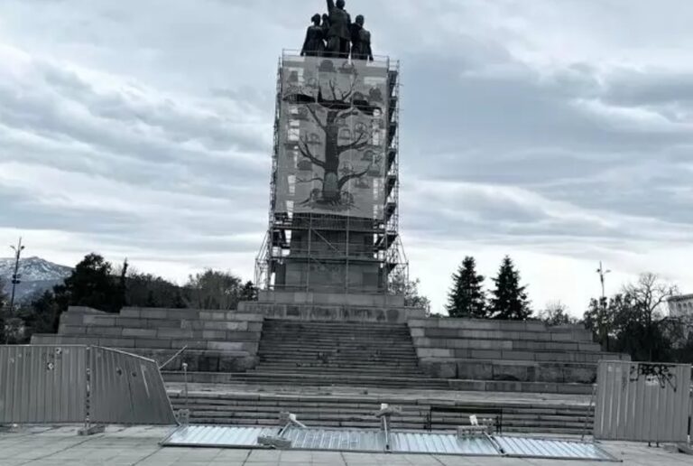 Deutsche Welle: София, Рига, Киев – съветските паметници падат един след друг