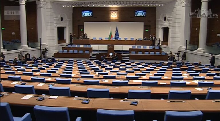 Новите депутати: Най-добрите парламентаристи с опит в ГЕРБ, обновена група на ДПС, в БСП влиза….