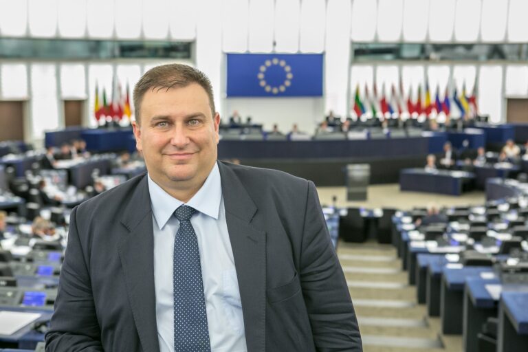 Емил Радев: Трябва да натиснем Виена, както прави Румъния