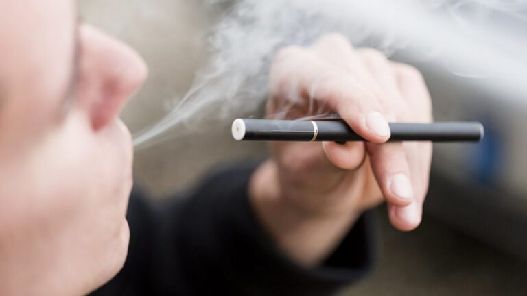 Съдът разреши бездимните цигари в заведенията