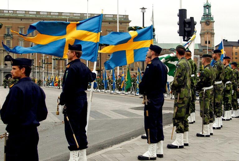Швеция призова гражданите си да се готвят за война