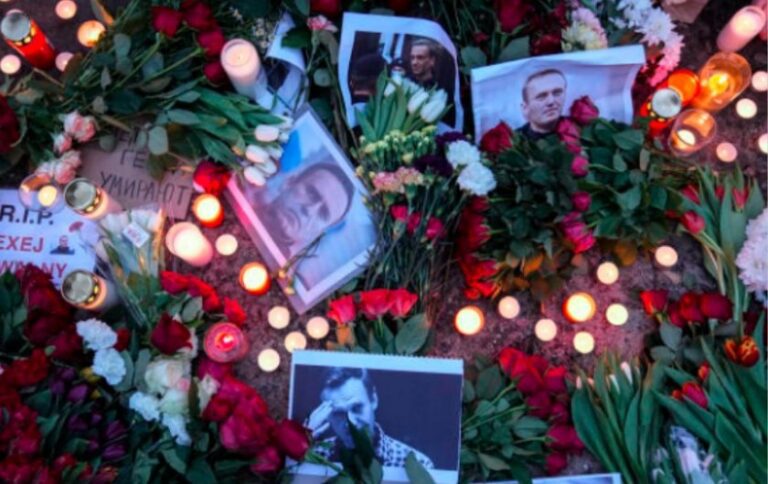 Най-малко 177 са арестуваните в Русия след демонстрации в памет на Навални